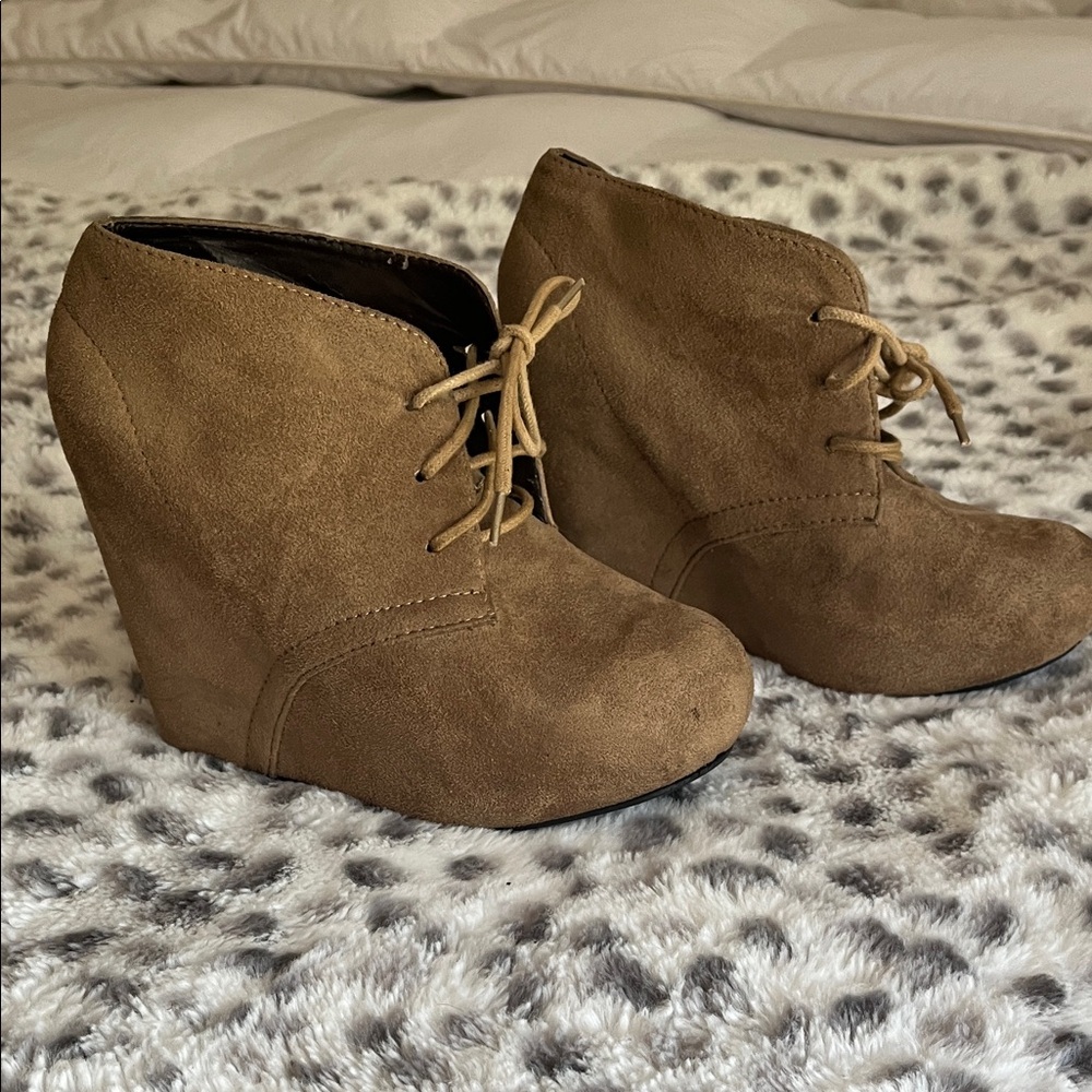 Women's Tan Suede Wedge Ankle Boots